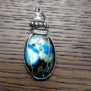 Beautiful flash labradorite Silver Wire Wrap Pendant